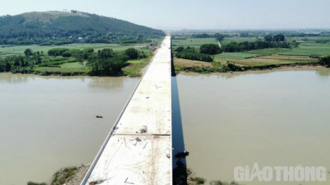 Diện mạo mới của cây cầu dài nhất trên cao tốc Bắc - Nam qua Thanh Hoá - 5