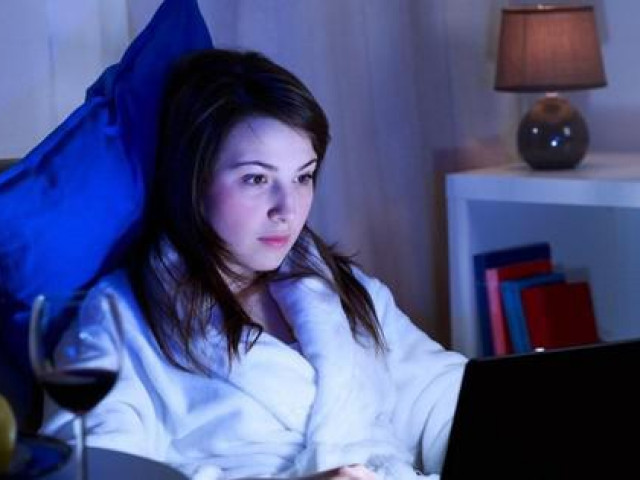 Sức khỏe đời sống - Thức khuya "tàn phá" sức khỏe ghê gớm, biết mà tránh kẻo hỏng gan, chóng già