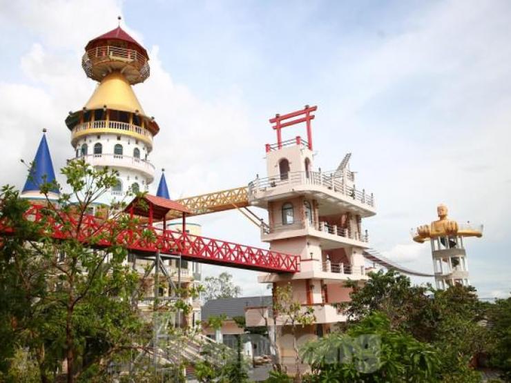 Tin tức trong ngày - Cầu Vàng, Vạn Lý Trường Thành ở Sóc Trăng "lén lút" đón khách du lịch