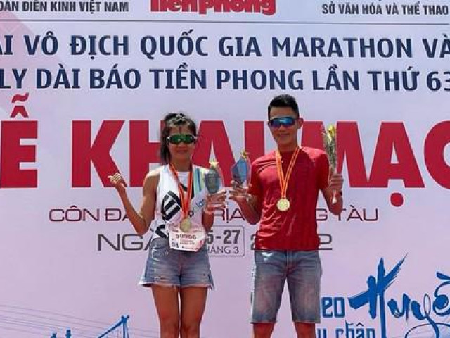 Cặp đôi 7X chạy marathon nhanh nhất Việt Nam: Chạy giải Tiền Phong để…nhớ ngày cưới