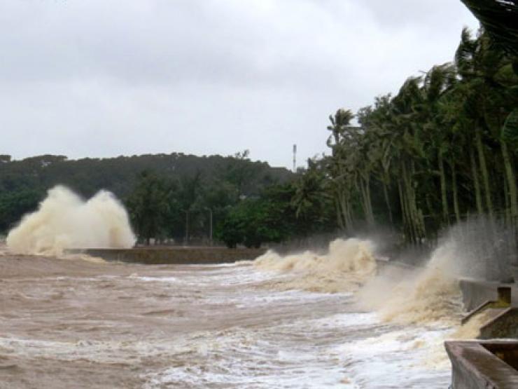 Áp thấp nhiệt đới sắp mạnh thành bão số 5, hướng vào Quảng Ngãi-Bình Định
