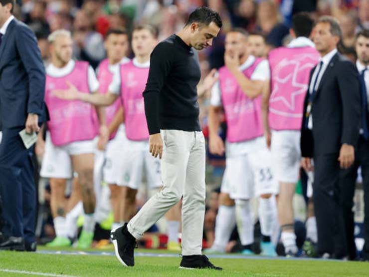 Xavi nói Barca không xứng đáng đi tiếp Cúp C1, lo trước Siêu kinh điển