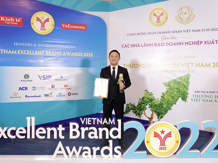 Doanh nghiệp - Tập đoàn Công nghệ G-Group được bình chọn là Top 10 thương hiệu mạnh ngành Công nghệ 2022