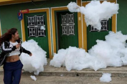 VIDEO: ‘Mây’ ô nhiễm bay lửng lơ ngoài đường