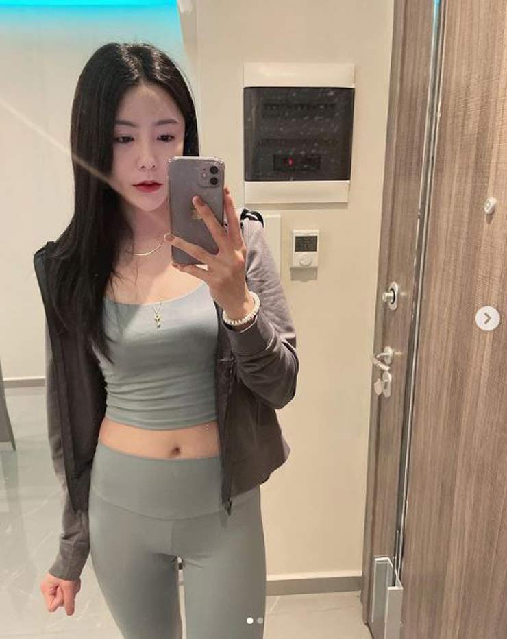 Hoa khôi bóng chuyền Kim Huệ &#34;nay đã khác xưa&#34;, hot girl Việt Hương đón tuổi mới - 11