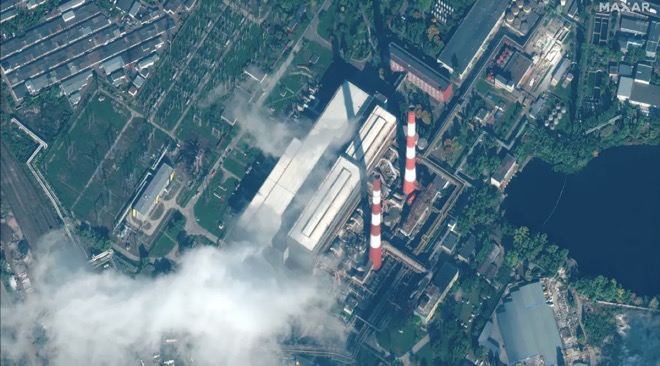 Một cơ sở sản xuất điện ở Kiev bị hư hại sau cuộc tập kích ngày 12/10.