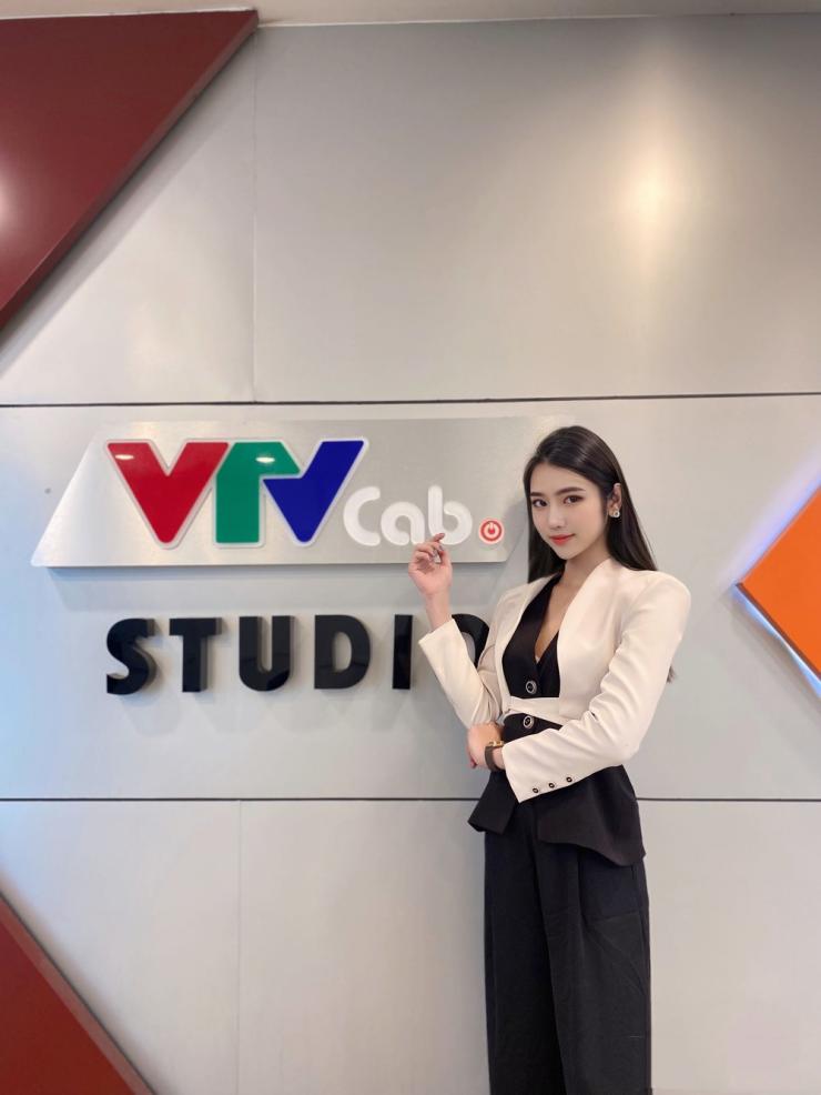 Nguyễn Vũ Hà Anh là một biên tập viên đang công tác tại Đài truyền hình VTVcab. 
