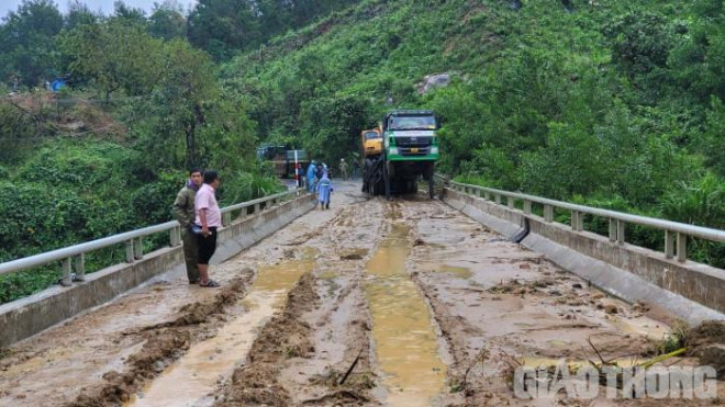 Đang chống lũ lại bị bão số 5 uy hiếp, Quảng Ngãi sẽ đối phó thế nào? - 3