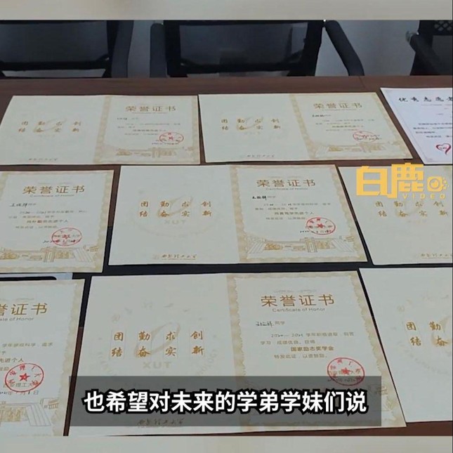 Nam sinh Trung Quốc đạt điểm gần như tuyệt đối được tuyển thẳng vào bậc tiến sĩ của Đại học Thanh Hoa - 1