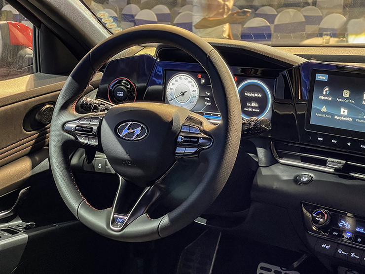 Hyundai Elantra mới ra mắt tại Việt Nam, giá từ 599 triệu đồng - 11