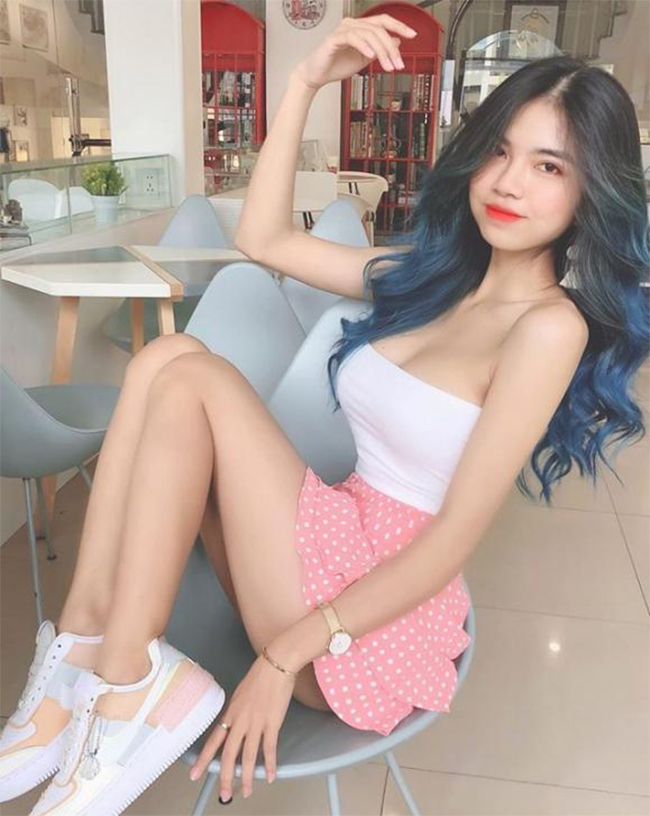 Mai Dora được người hâm mộ yêu mến đặt cho biệt danh 'nữ streamer sexy nhất làng game Việt'.
