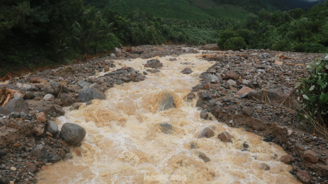 Sạt lở kinh hoàng ở hầm Hải Vân - 22