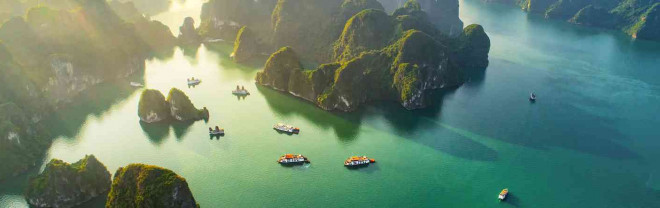 Vịnh Hạ Long - Kỳ quan thiên nhiên thế giới. Ảnh Shutterstock