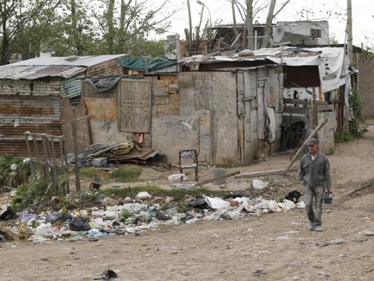 Kinh doanh - Nơi từng giàu "nứt đố đổ vách" nhưng hiện rơi vào thảm cảnh, tiền rẻ hơn giấy dán tường