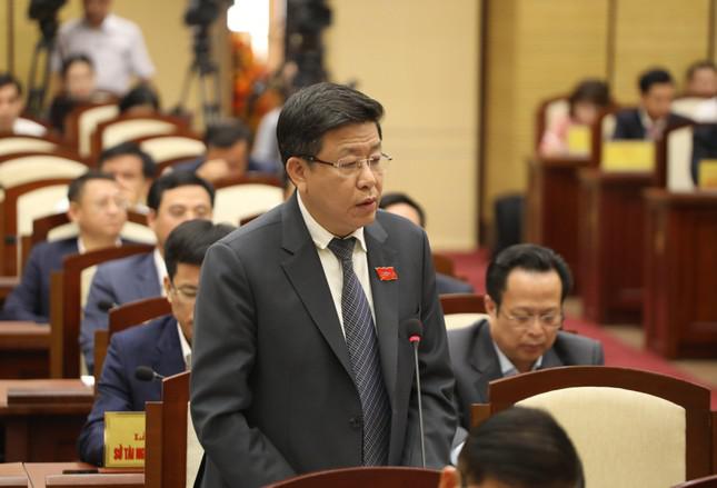 Phó Chủ tịch UBND thành phố Hà Nội Dương Đức Tuấn phát biểu tại phiên họp. Ảnh: PV
