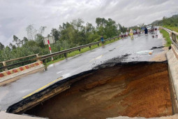 Tin tức trong ngày - Quảng Nam: Xuất hiện “hố tử thần” sâu 8m sau cơn mưa lớn
