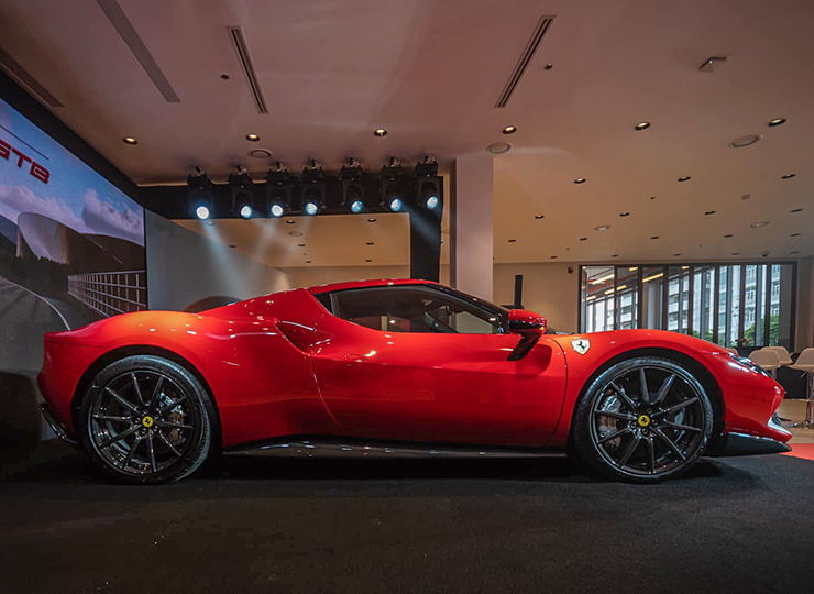 Ferrari giới thiệu siêu xe 296 GTB đến thị trường Việt Nam, giá bán hơn 21 tỷ đồng - 4