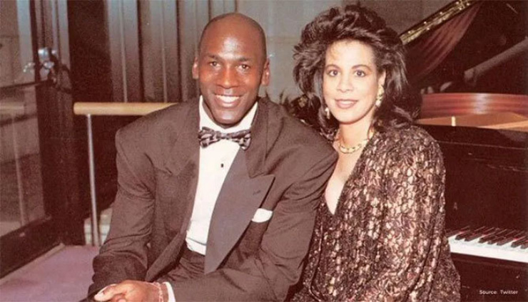 5. Michael Jordan và Juanita Vanoy: Cựu VĐV bóng rổ Jordan và Juanita ly hôn sau 17 năm chung sống, hai bên đồng thuận chia tay trong êm đẹp. Theo Chicago Business, Vanoy đã nhận được 168 triệu USD trong vụ ly hôn, đây là một trong những vụ ly hôn đắt giá nhất trong lịch sử thể thao.