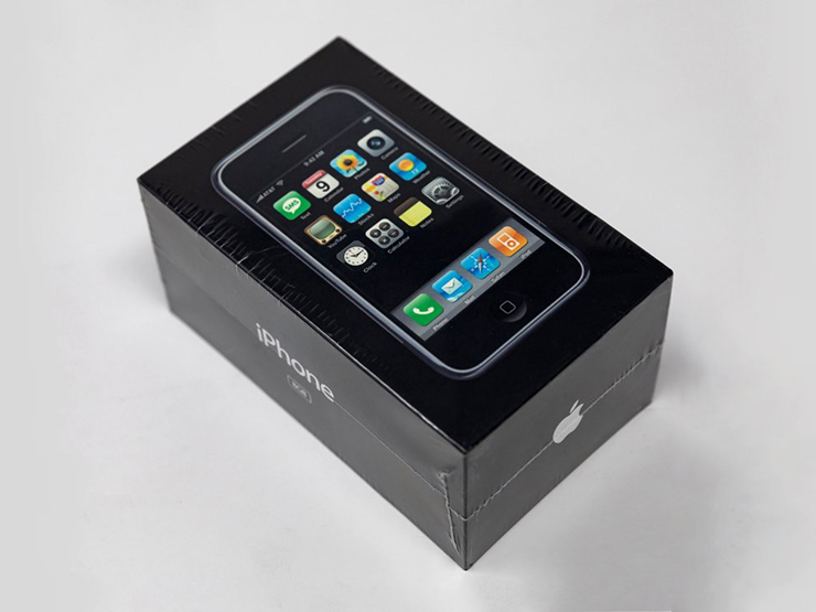 Thời trang Hi-tech - Sau 15 năm không mở hộp, iPhone đầu tiên được "thét" giá hơn 700 triệu