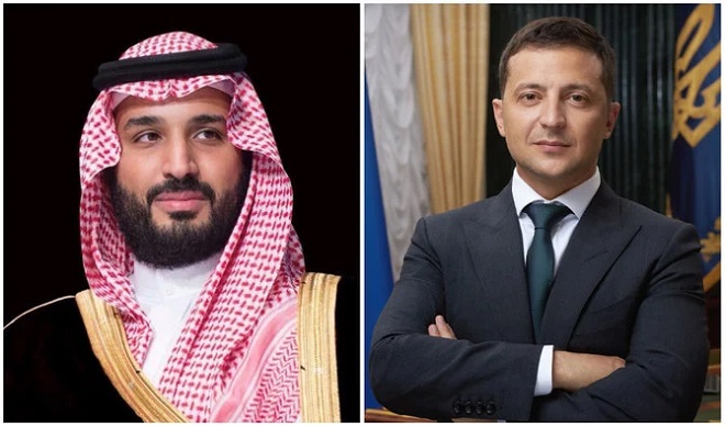 Tổng thống Ukraine Volodymyr Zelenksy (phải) và thái tử Ả Rập Saudi Mohammed bin Salman.