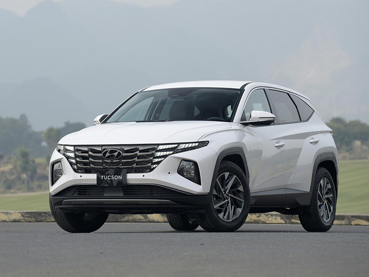 Giá xe Hyundai Tucson niêm yết và lăn bánh tháng 10/2022