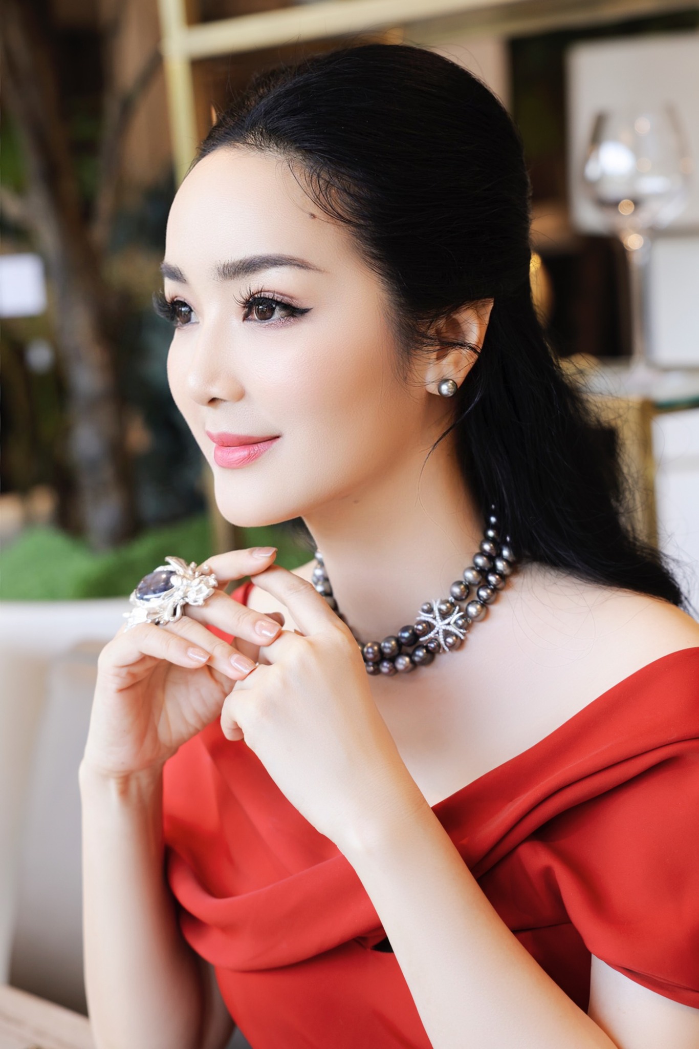 Hoa hậu Việt khiến nhiều tỷ phú "điêu đứng" xinh đẹp vượt thời gian ở tuổi 51 - 7