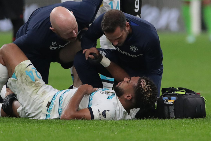 James dính chấn thương đầu gối và không thể dự World Cup