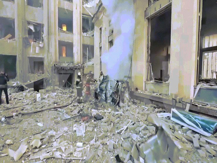 Thế giới - Rocket Ukraine bắn trúng tòa thị chính Donetsk