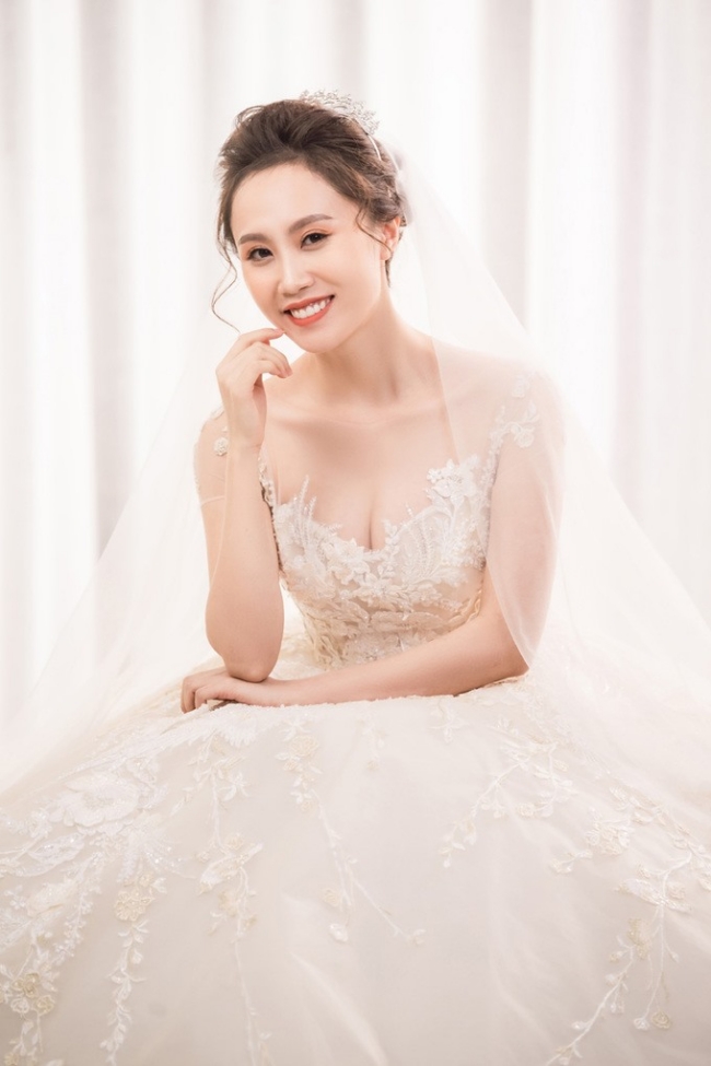 Cả hai trải qua 4 năm tìm hiểu trước khi tiến đến hôn nhân.
