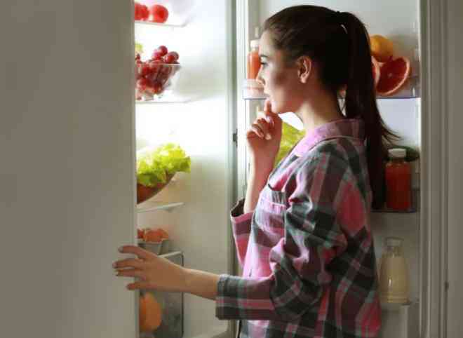 ăn một bữa ăn nhẹ lành mạnh vào buổi tối có thể giúp kiểm soát đường huyết tốt hơn. Ảnh: Shutterstock