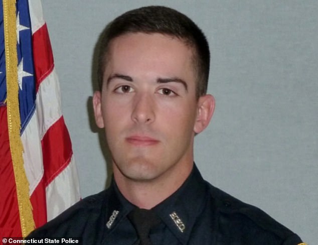 Sỹ quan cảnh sát Alec Lurato, 26 tuổi.