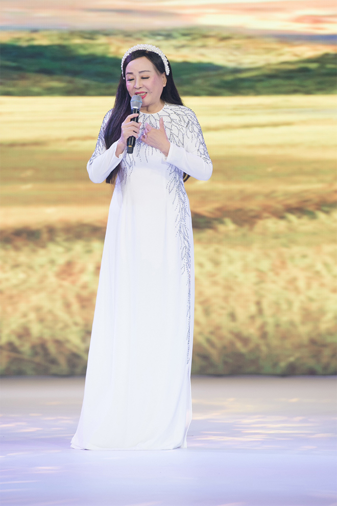 NSND Thu Hiền với bài hát “Duyên Quê” đầy ngọt ngào, sâu lắng