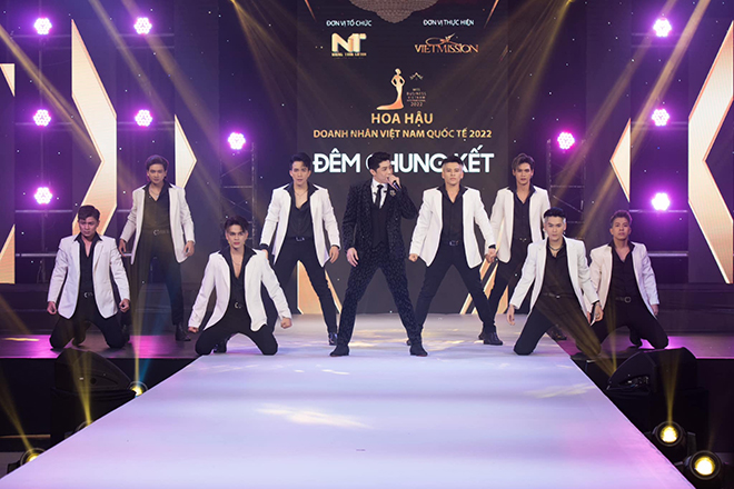 Ca sĩ Noo Phước Thịnh cùng vũ đoàn Bước Nhảy đốt cháy sân khấu với ca khúc ca khúc “Mãi mãi bên nhau”