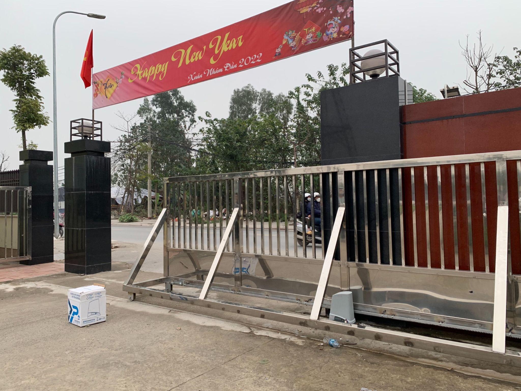 Cổng trượt tự động tại khu công nghiệp