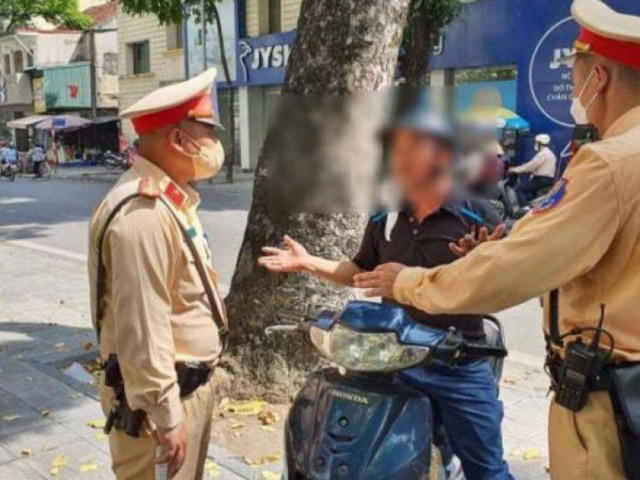 Tin tức trong ngày - Đề xuất CSGT không bắt buộc phải cảm ơn sau khi kiểm soát giao thông