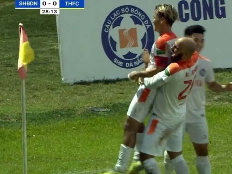 Bóng đá - Video bóng đá Đà Nẵng - Thanh Hóa: Công lớn đội trưởng, hú vía phút bù giờ (V-League)