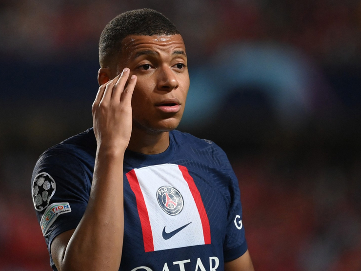 Bóng đá - Cay đắng Mbappe bị la ó tại "Quả bóng vàng": Cười không nổi, khó rời PSG