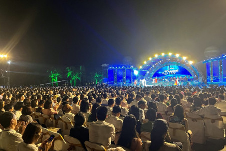 Gần 3.000 người "đổ" về KDL Quốc tế Đồi Rồng trong đêm Gala Sao Mai 2022