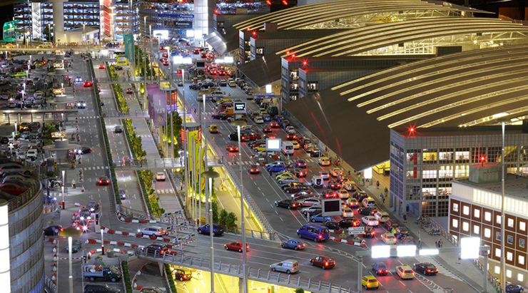 Miniatur Wunderland, Đức: Khai trương lần đầu tiên vào năm 2001, Hamburg’s Miniatur Wunderland về cơ bản là một bảo tàng mô hình khổng lồ đang không ngừng phát triển. Nơi đây hiện có&nbsp;mô hình con tàu&nbsp;lớn nhất thế giới cũng như một số thành phố và thậm chí là bản sao của dãy Alps.
