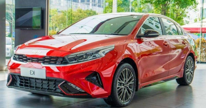 Hyundai Elantra N-Line và Kia K3 GT: Cùng tầm giá, chọn mua xe nào? - 2