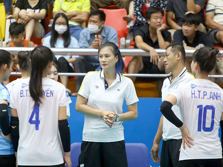 Thể thao - Hấp dẫn bóng chuyền nữ VN: Học trò HLV Kim Huệ làm đội á quân "giật mình"