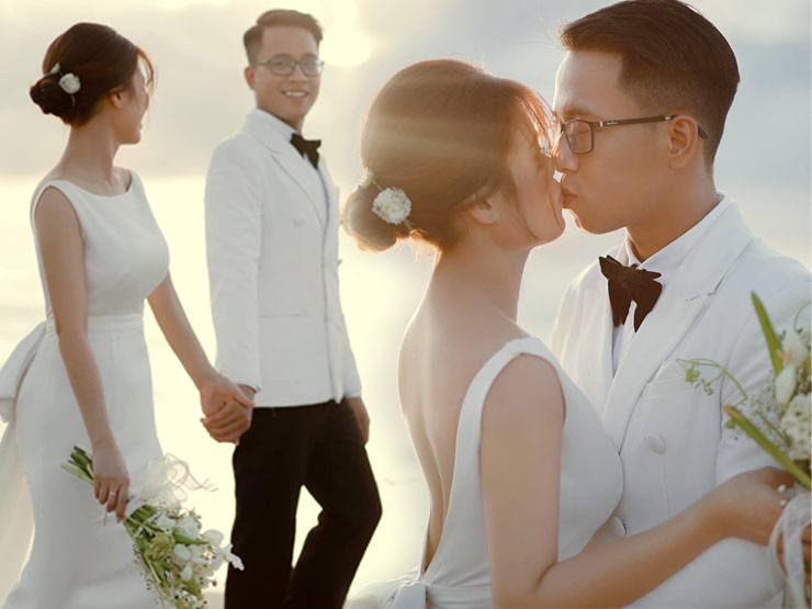 Bạn trẻ - Cuộc sống - Yêu nhau 4 năm gặp mặt 2 lần, cặp đôi vẫn bền bỉ đi đến hôn nhân