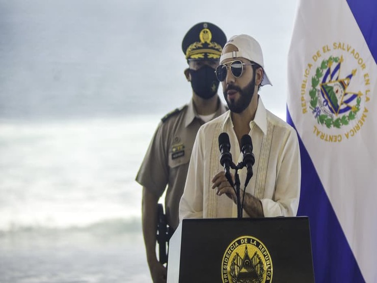 Kinh doanh - Tất tay vào Bitcoin, nước này giờ ôm khoản lỗ khổng lồ