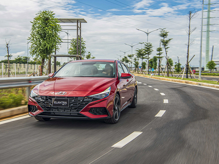 Tin tức ô tô - Giá lăn bánh Hyundai Elantra vừa ra mắt tại Việt Nam