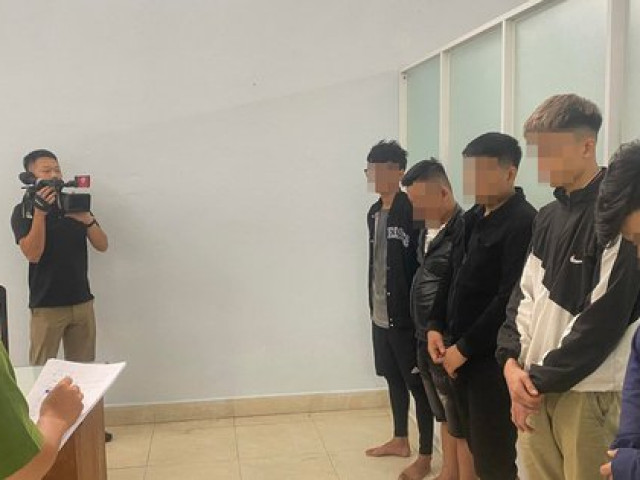 Pháp luật - Lời khai ban đầu của nhóm người lợi dụng mưa lũ, trộm hàng loạt điện thoại