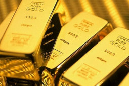 Kinh doanh - Giá vàng hôm nay 19/10: Lình xình đi ngang chờ thông tin hỗ trợ