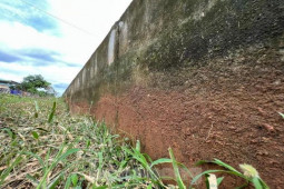 Tin tức trong ngày - Giám đốc Công ty thủy lợi Quảng Ngãi nói gì về hiện tượng kênh bê tông bị trồi lên mặt đất?