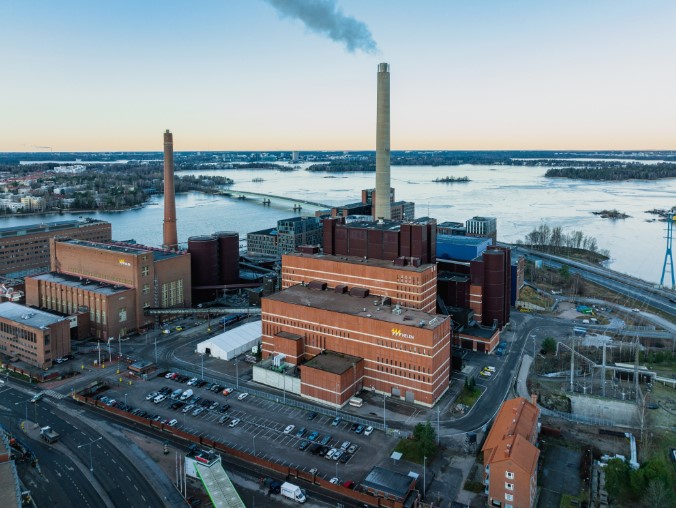 Tại thủ đô&nbsp;Helsinki của Phần Lan, một nhà máy nhiệt điện than sẽ sớm bị đóng cửa và thay thế bằng một cơ sở khai thác năng lượng từ nước biển. Ảnh: Helen Oy