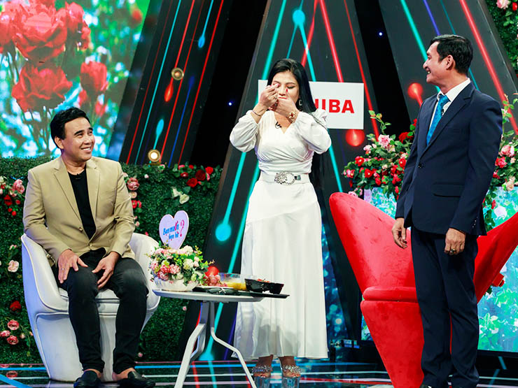Đời sống Showbiz - Giám đốc U55 dẫn vợ cũ đến show hẹn hò nhờ MC Quyền Linh mai mối và cái kết
