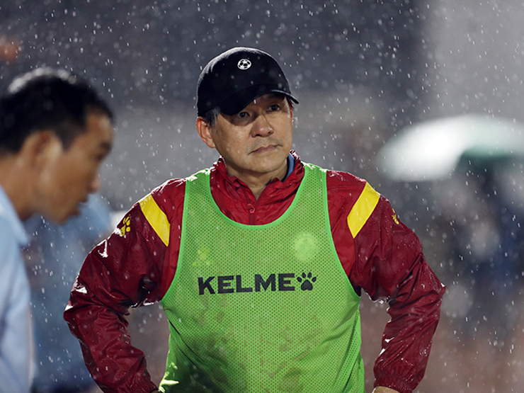 Bóng đá - HLV Vũ Tiến Thành thua 0-6: "Đời tôi chưa bao giờ thua sốc như vậy"